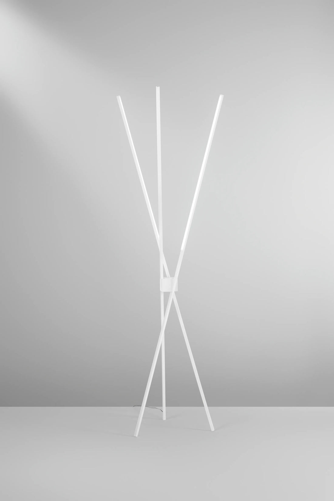 Colore Bianco "BANKAI PT" - Piantana design 31W