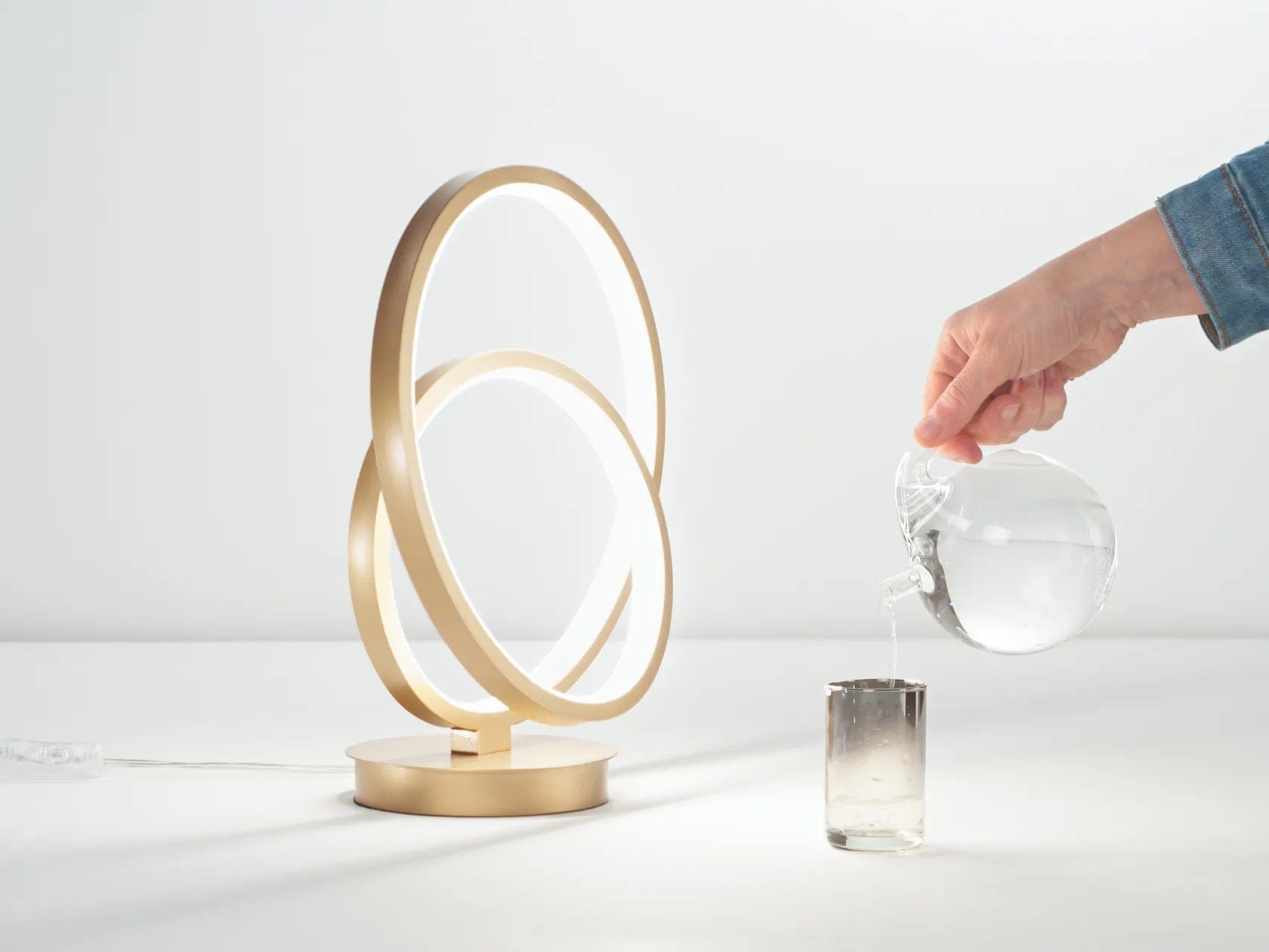 Lampada da tavolo LIEVE